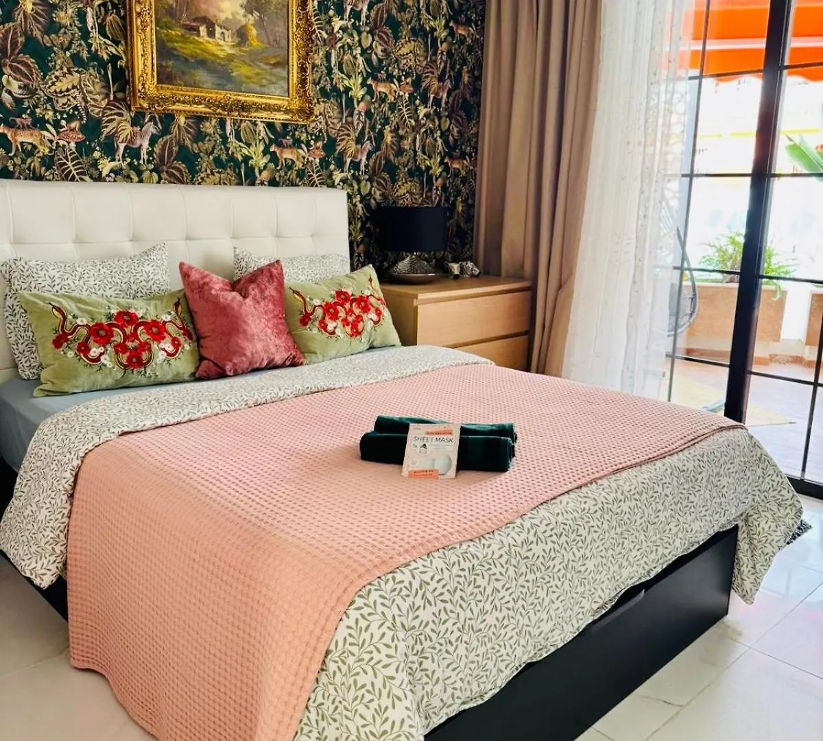 Lux And Cozy Apartment location